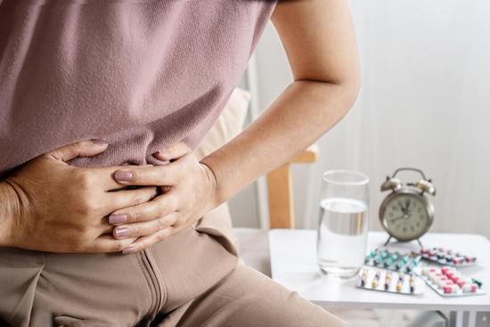 과민성 대장 증후군(IBS): 원인, 증상, 치료 및 관리 방법