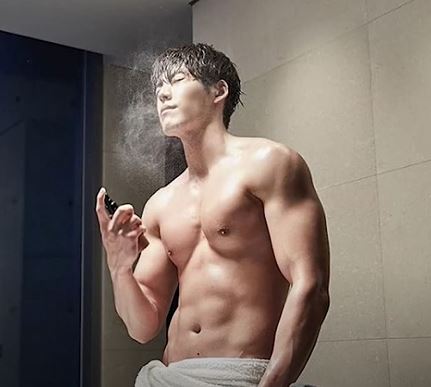 김우빈 몸
