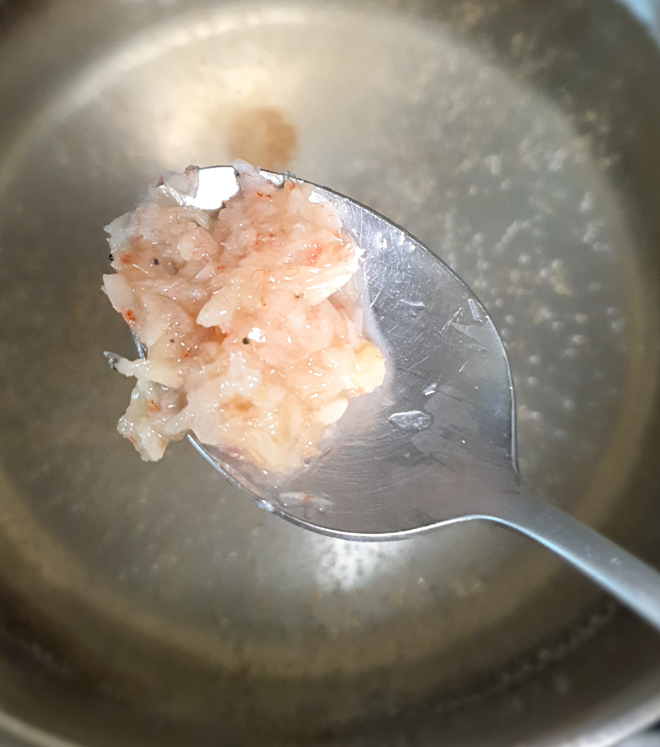 새우젓으로-감칠맛을-냅니다.