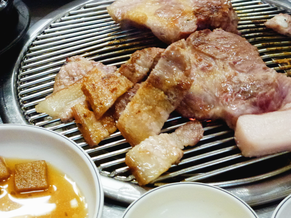 제주 서귀포 여행 흑돼지 BBQ 맛집 돈사촌