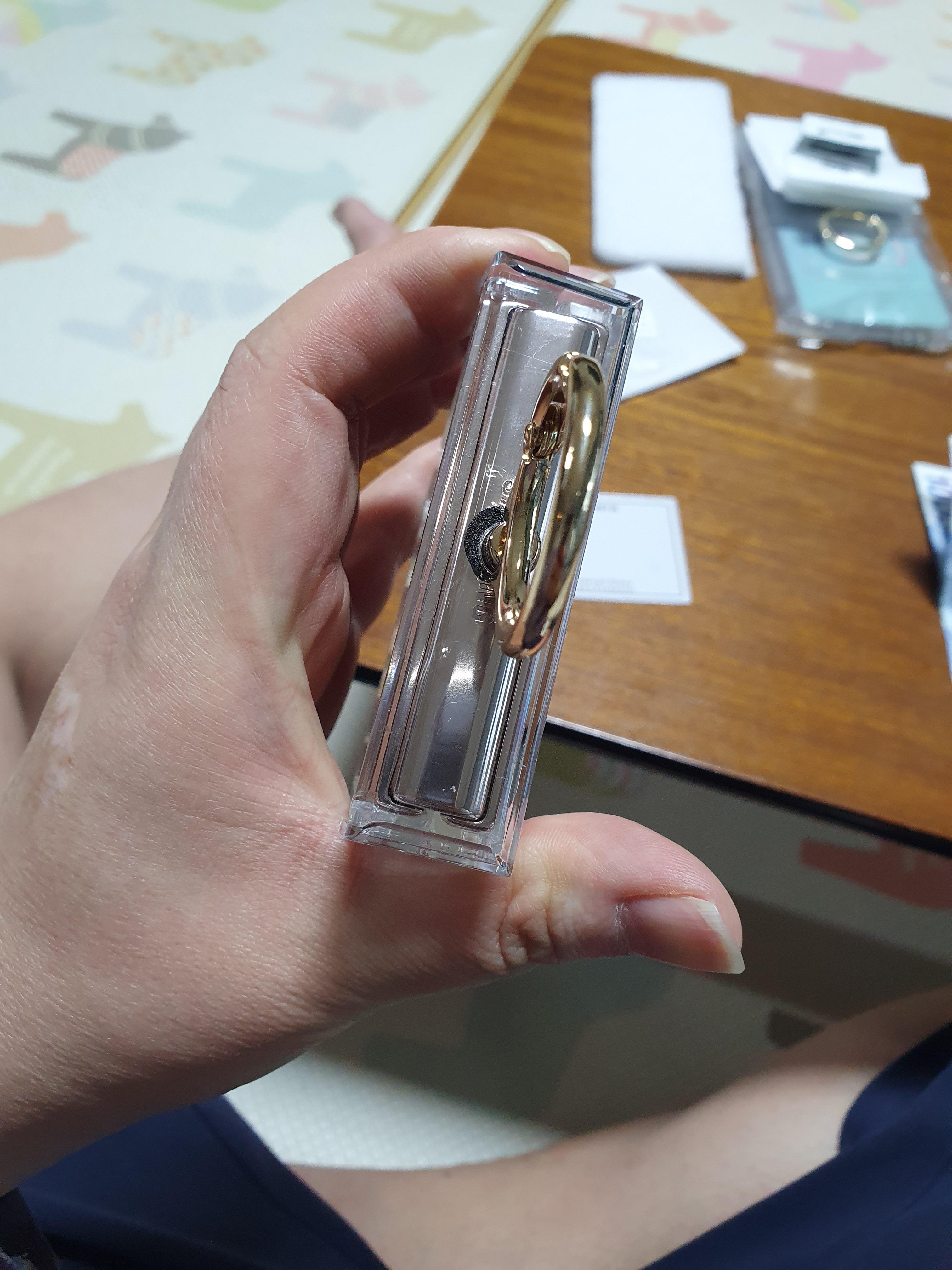 갤럭시 z플립4 풀커버 케이스 핑거링 부분