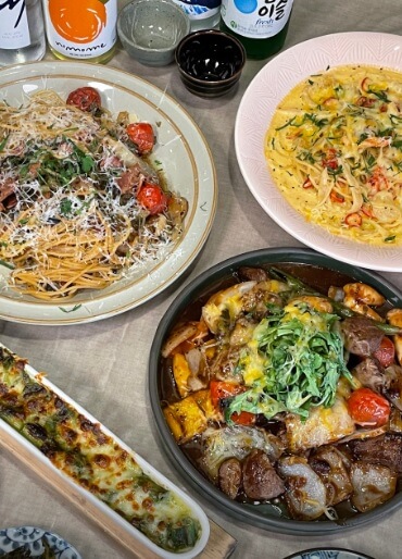 생생정보 핫 플레이스 Now 옛것에 젊은 감성을 더하다! 전주 객리단길 여행 백야(소개팅한식주점), 전주영화호텔 영화도서관, 잔향화실, 무국적식당