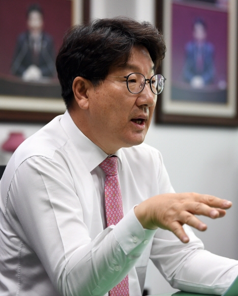 권성동 의원 프로필 : 나이 배우자 재산 정치이력 통일교 관련 보도까지