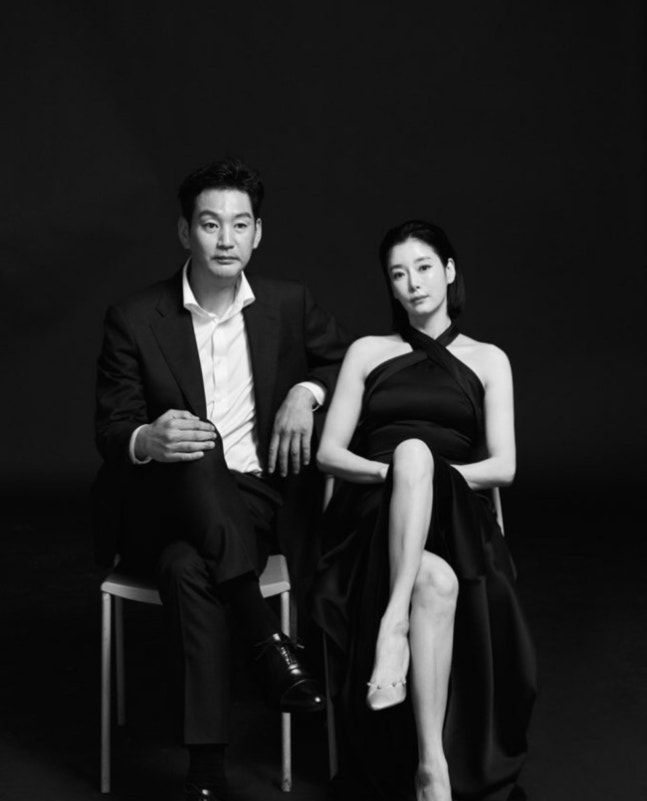 지안 엄정욱 웨딩화보 공개, 감각적이고 로맨틱한 결혼 준비 현장 공개 참고 이미지 2