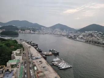 여수 돌산대교 풍속 보행 안전 난간 잡기 유의사항_23