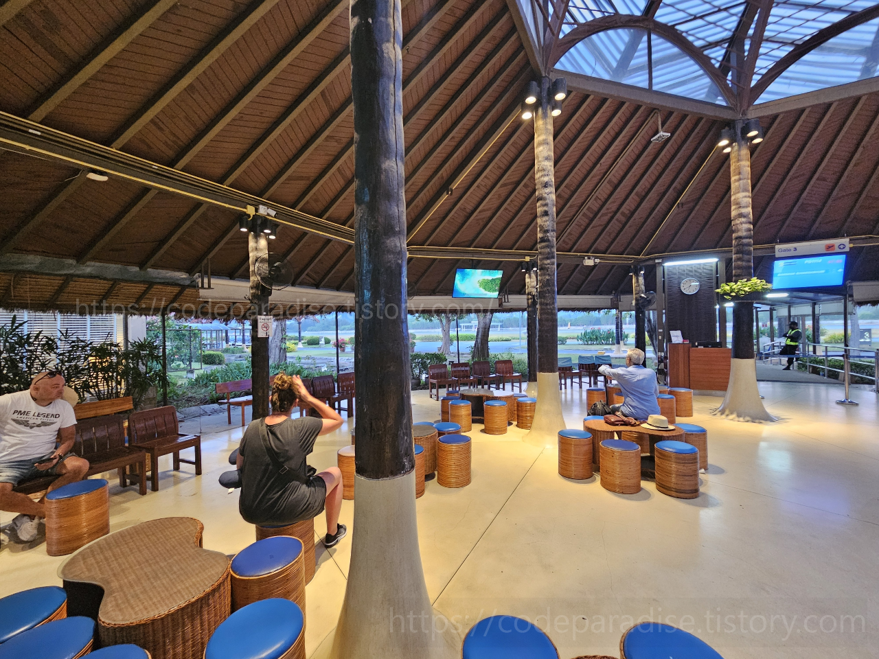 ์ฌ๋ฌด์ด ๊ณตํญ ์ฌ์ง