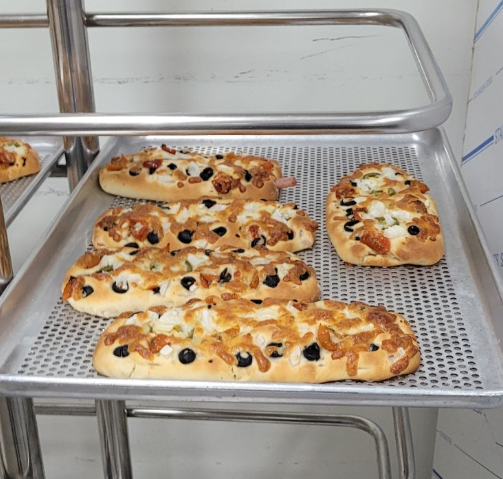 식힘판에서 포카치아 식히기