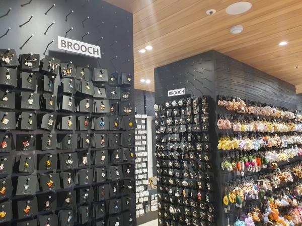 뉴뉴-3층-브로치