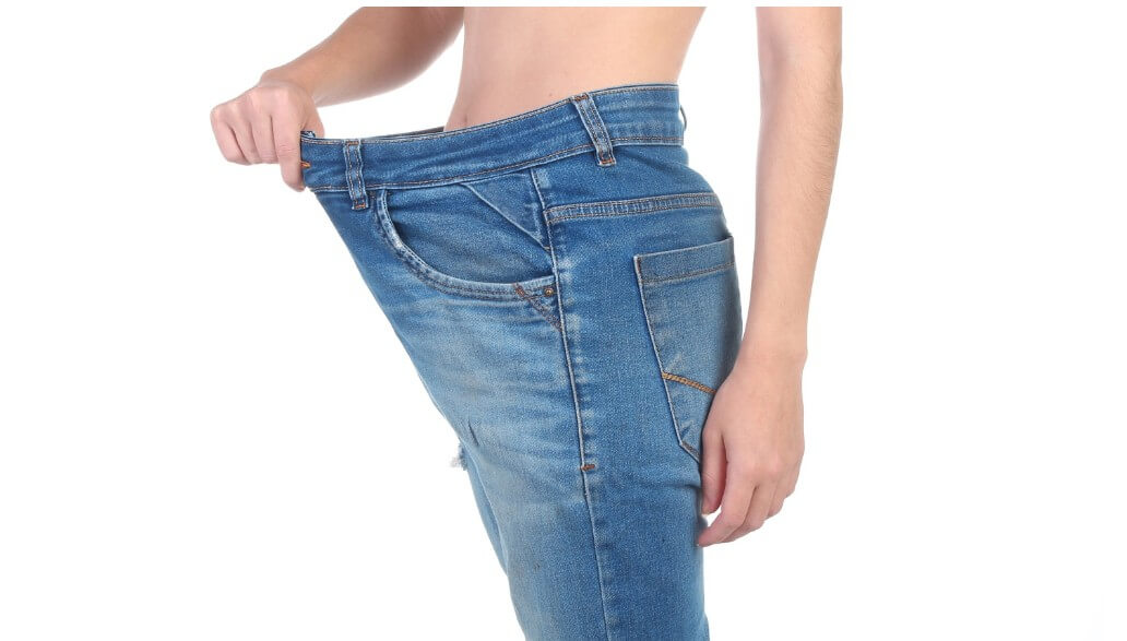 살이 많이 빠져서 바지가 커진 모습