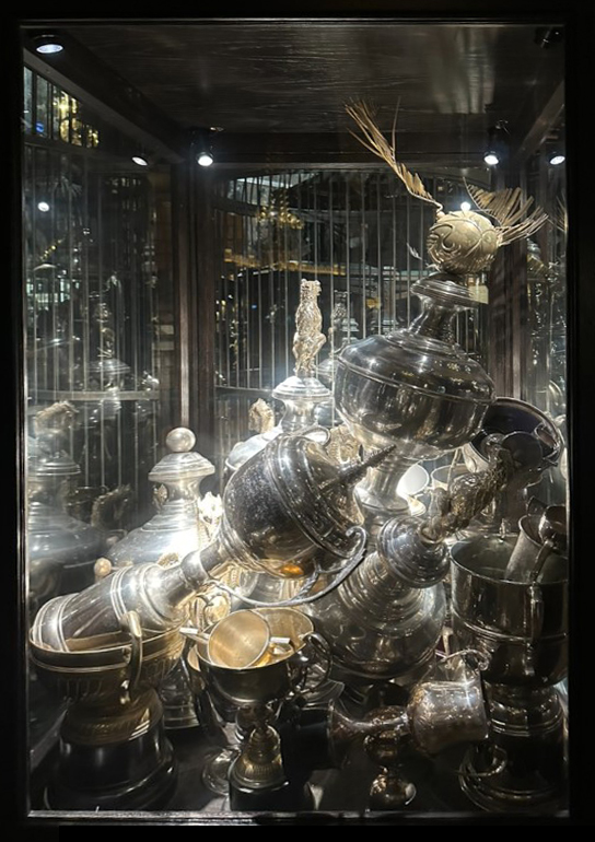 퀴디치 트로피 및 금빛 스니치