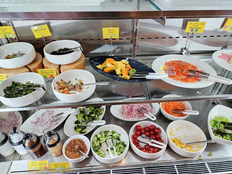 홀리데이 인&스위트 신오사카 조식 후기