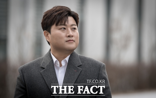 김호중의 새 앨범 정규 2집 '세상'