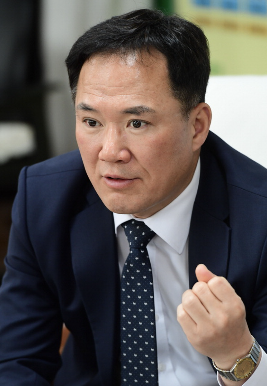 백원국 차관