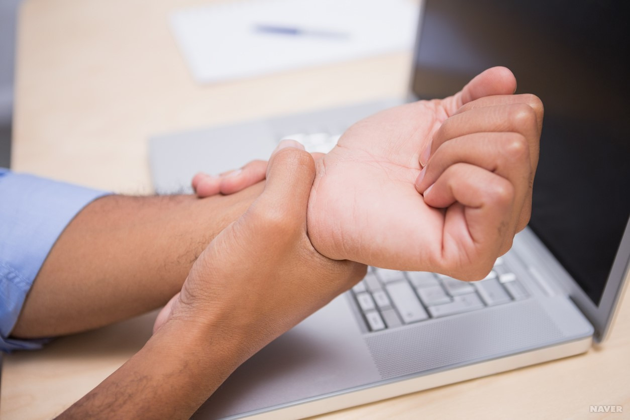 손목터널증후군 증상 원인 치료 방법