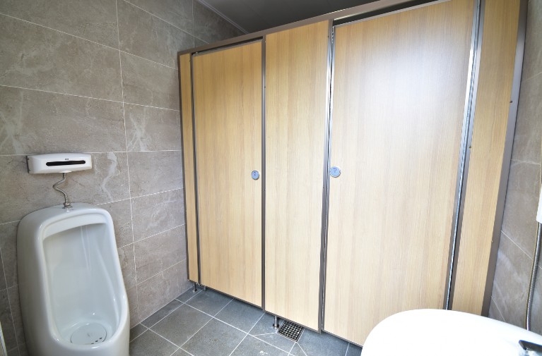 경기-가평-물의나라-캠핑장-화장실-사진-입니다.