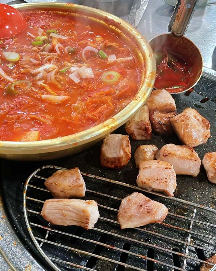 토요일은밥이좋아 토밥좋아 천안 삼겹살 김치찌개 맛집