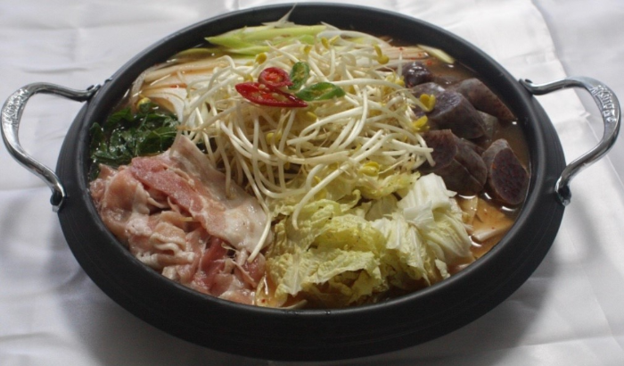 KBS 2TV 생생정보 김해 돼지불고기정식 고기굽는아저씨