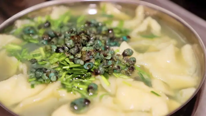 김영철의 동네 한 바퀴 섬진강 다슬기 잡는 사람들 다슬기 수제비 맛집 전북 임실 맛집 소개