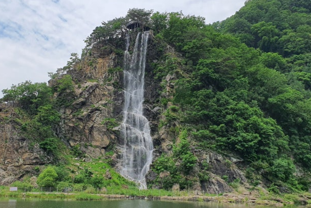딴산인공폭포