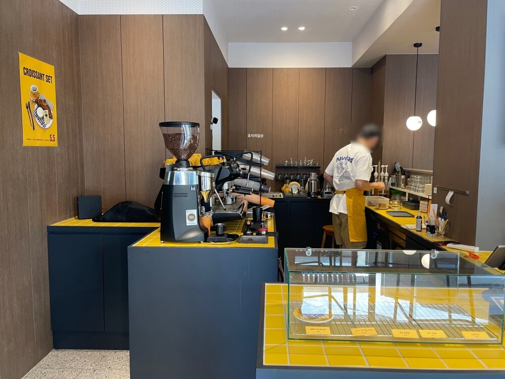 역삼 카페 타브스 에스프레소 바 - 오픈형 키친 모습