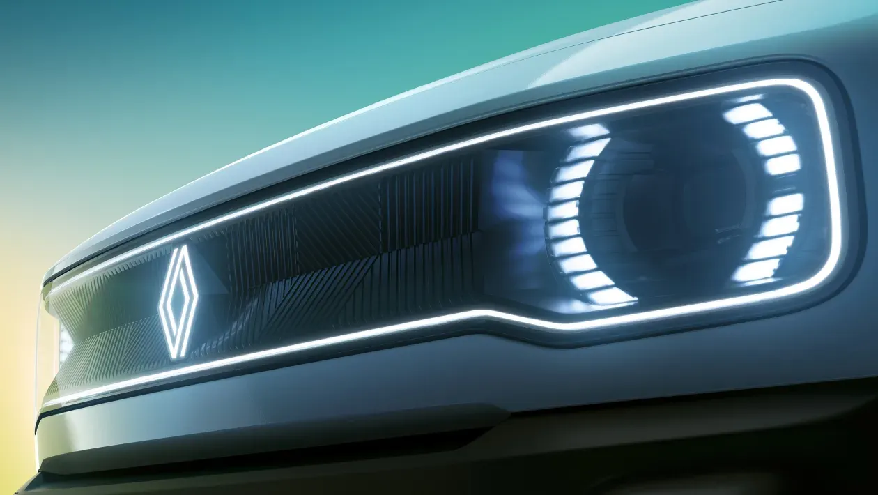 르노 4 E-Tech 플레인 쉬드 이미지