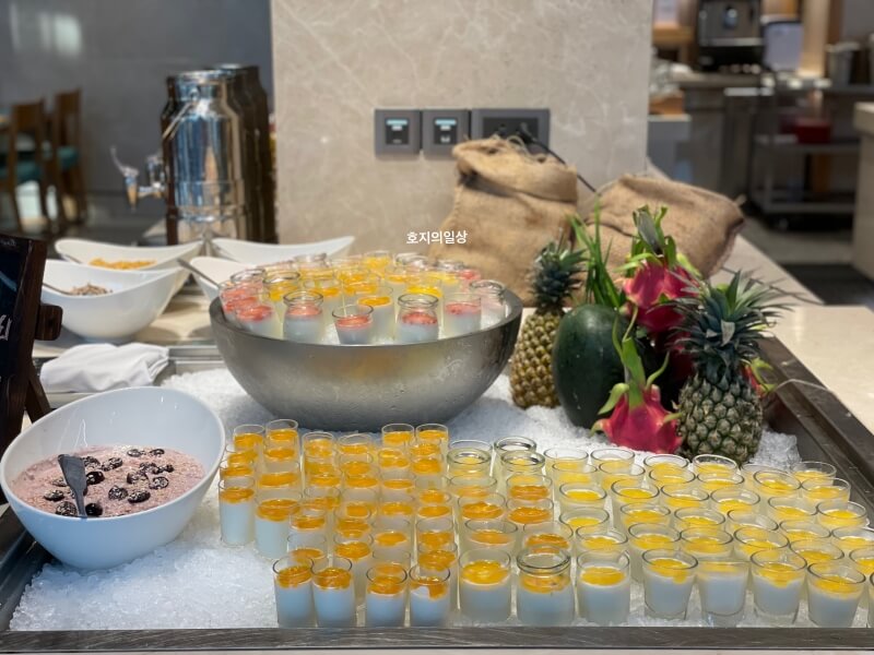 나트랑 모벤픽 깜란 - 파노라마 조식 요거트 코너