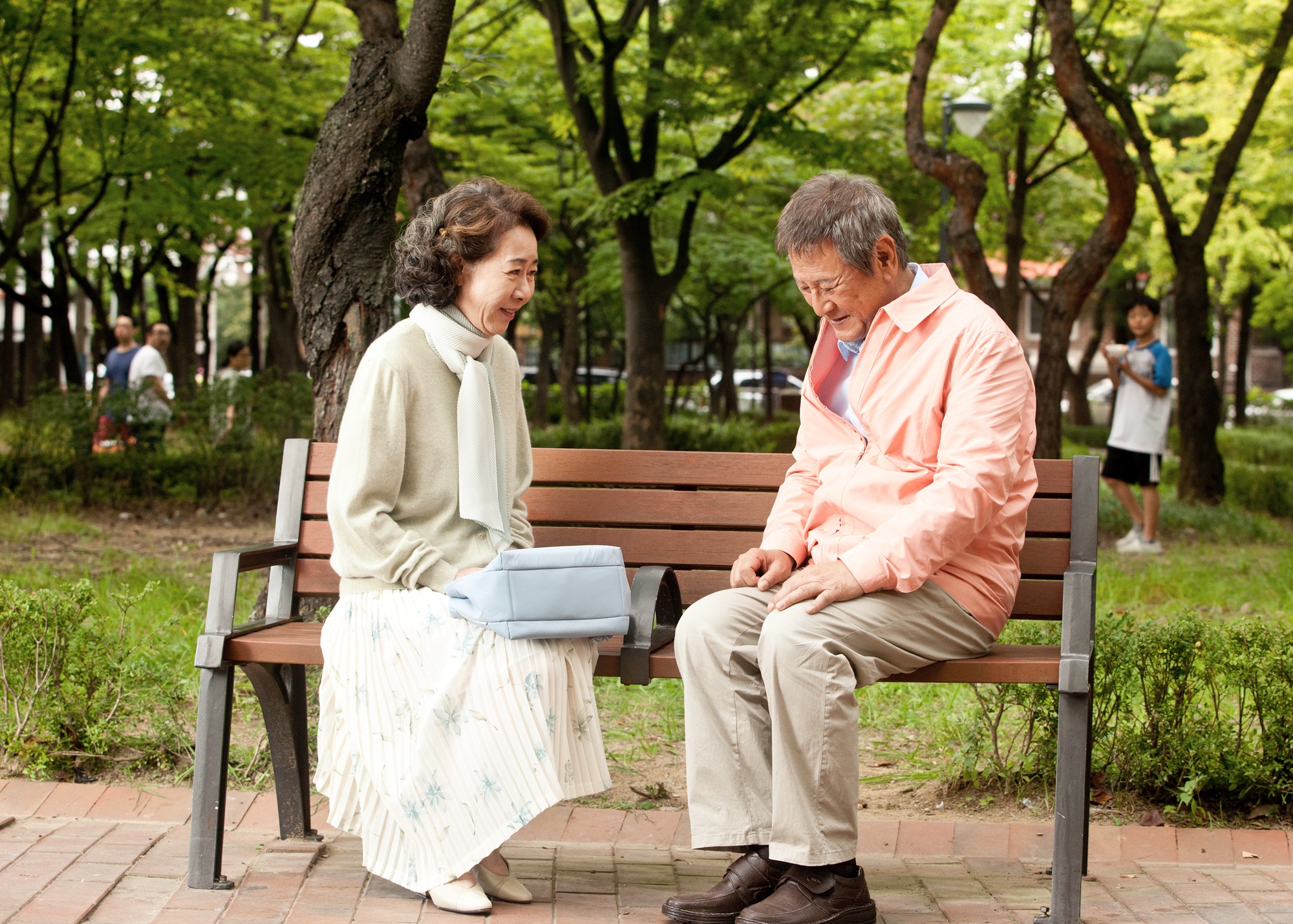 장수상회 성칠(박근형), 금님(윤여정)