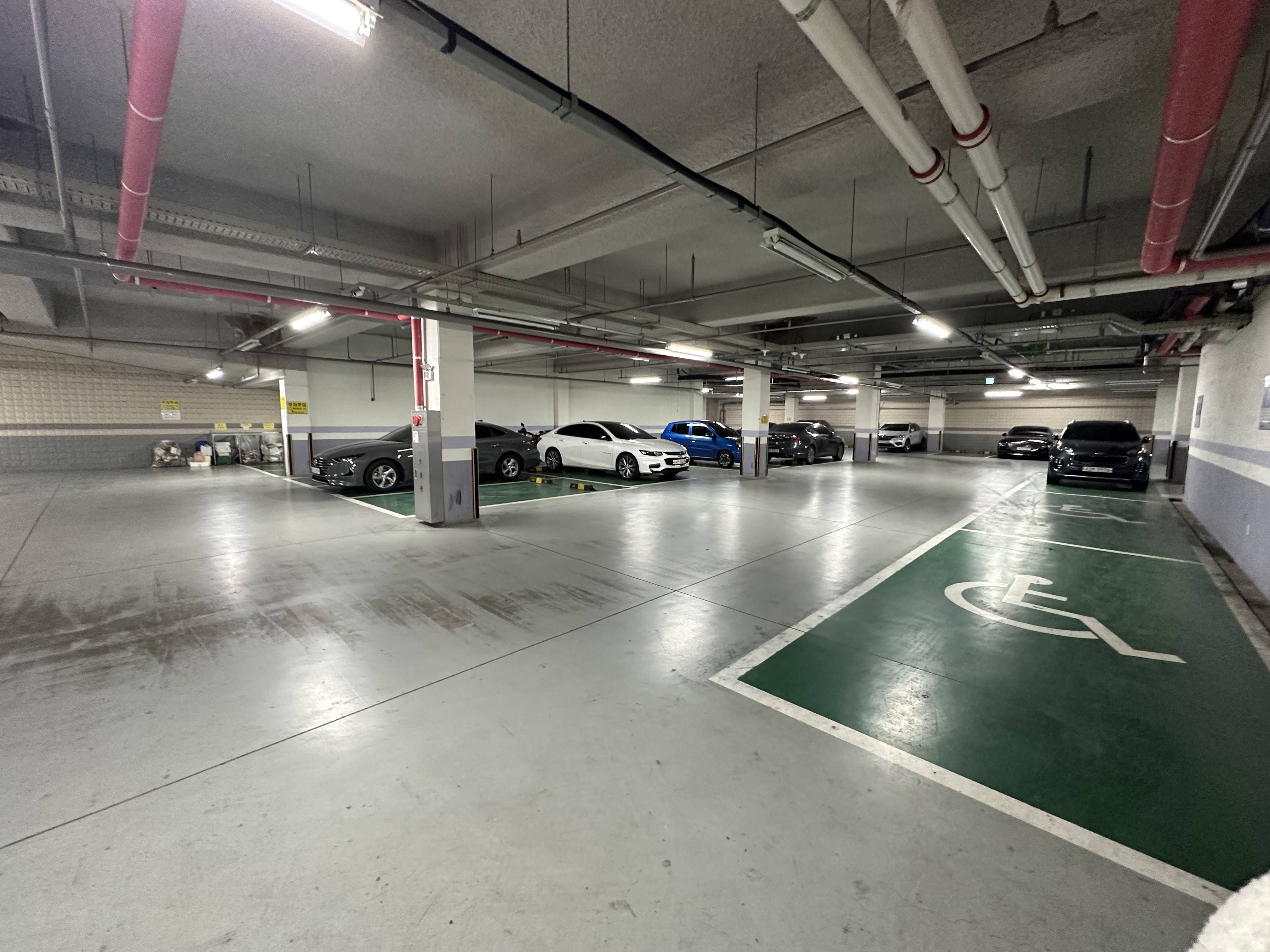 써니네집 주차장