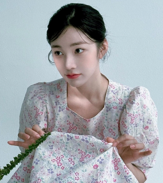 아리 프로필 나이 고향 학력 가수 배우 경력