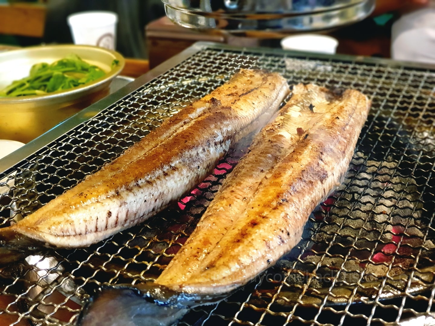 노릇노릇 구워진 장어