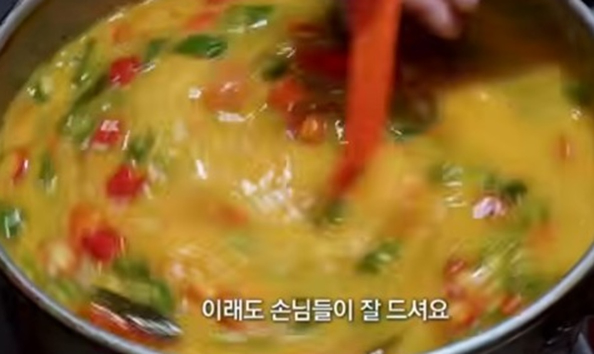 -고성-만원-회-백반-집-미녀