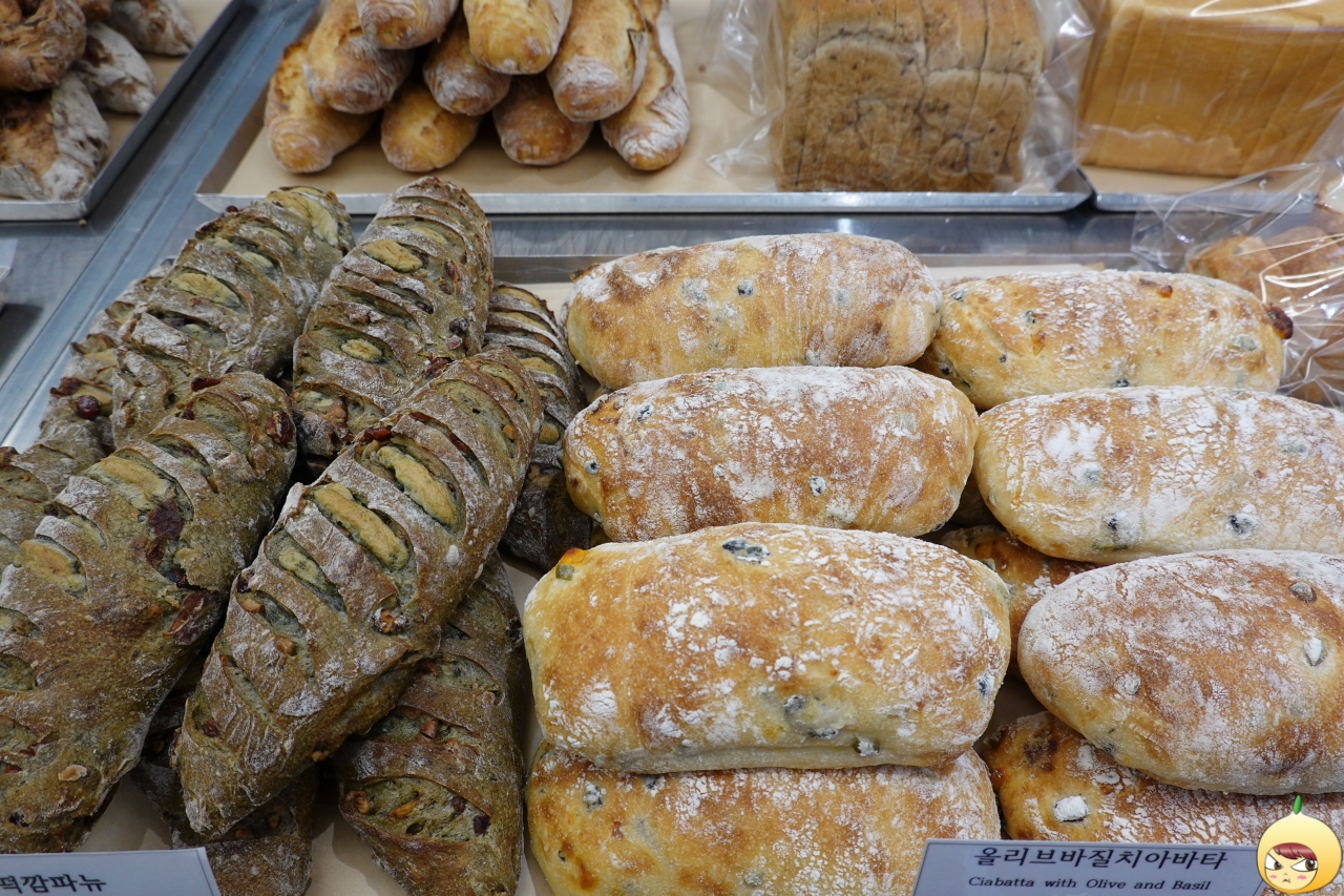 쑥떡깜파뉴 & 올리브치아바타