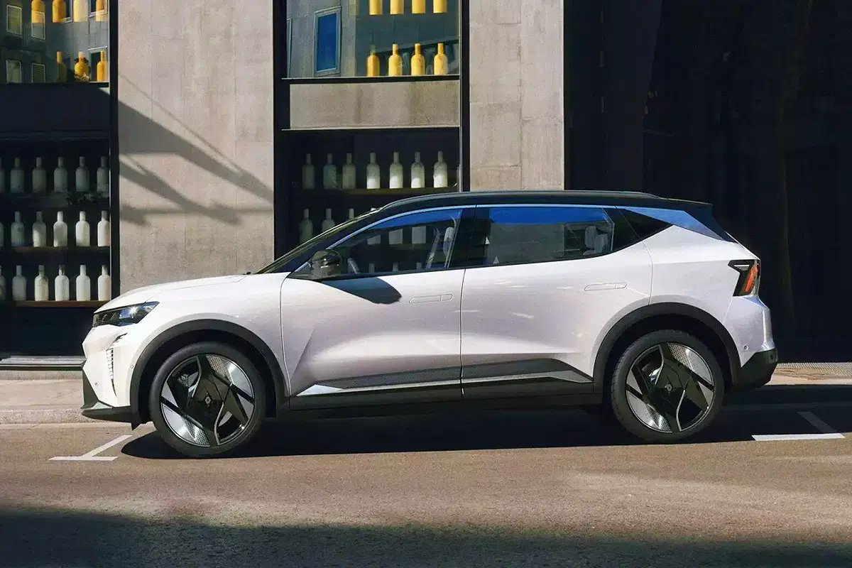 르노 세닉 이미지