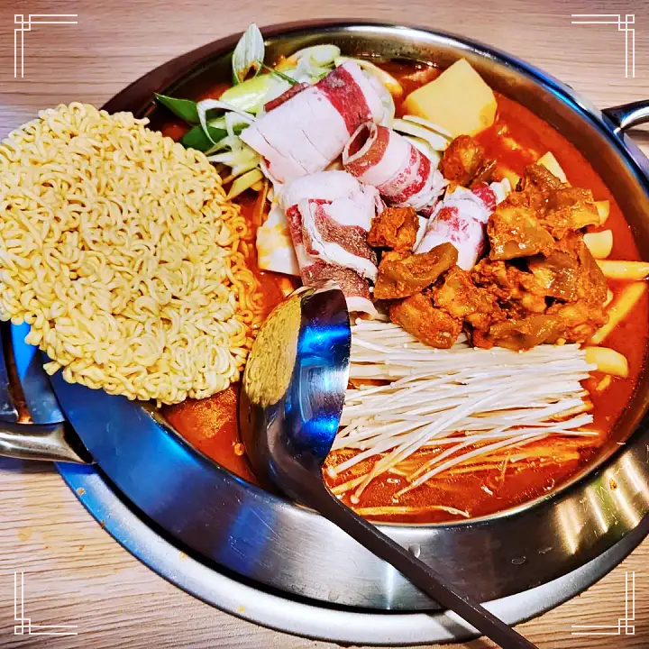 토요일은 밥이좋아 군포 산본 닭볶음탕 맛집 투움바 로제 차돌 닭도리탕 곱도리탕 닭떡볶이 게살볶음밥 현지인 추천 토밥 좋아 방송정보