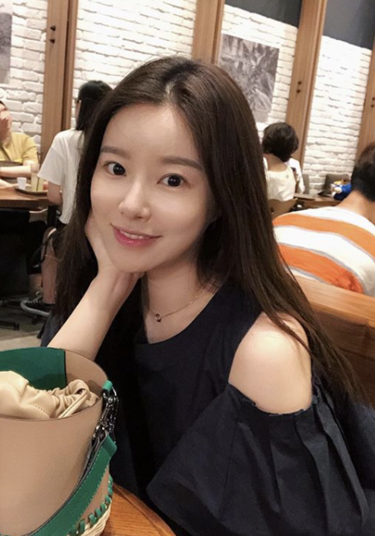 이향 일상 셀카