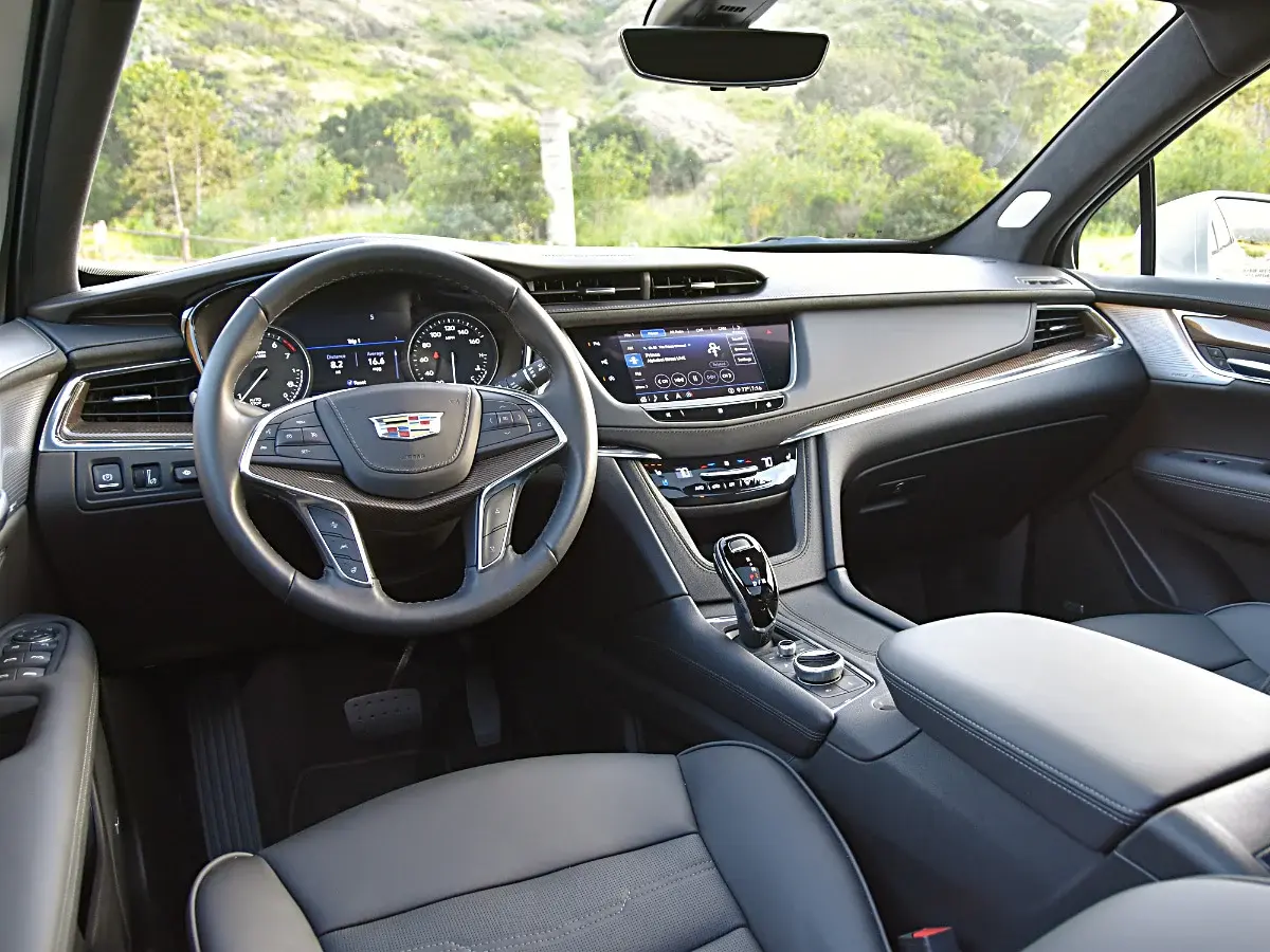 캐딜락 XT5 가격 실구매가 모의견적 연비 제원 승차감 실내 디자인 인테리어 총정리