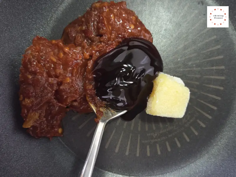 마파두부덮밥-굴소스 넣기