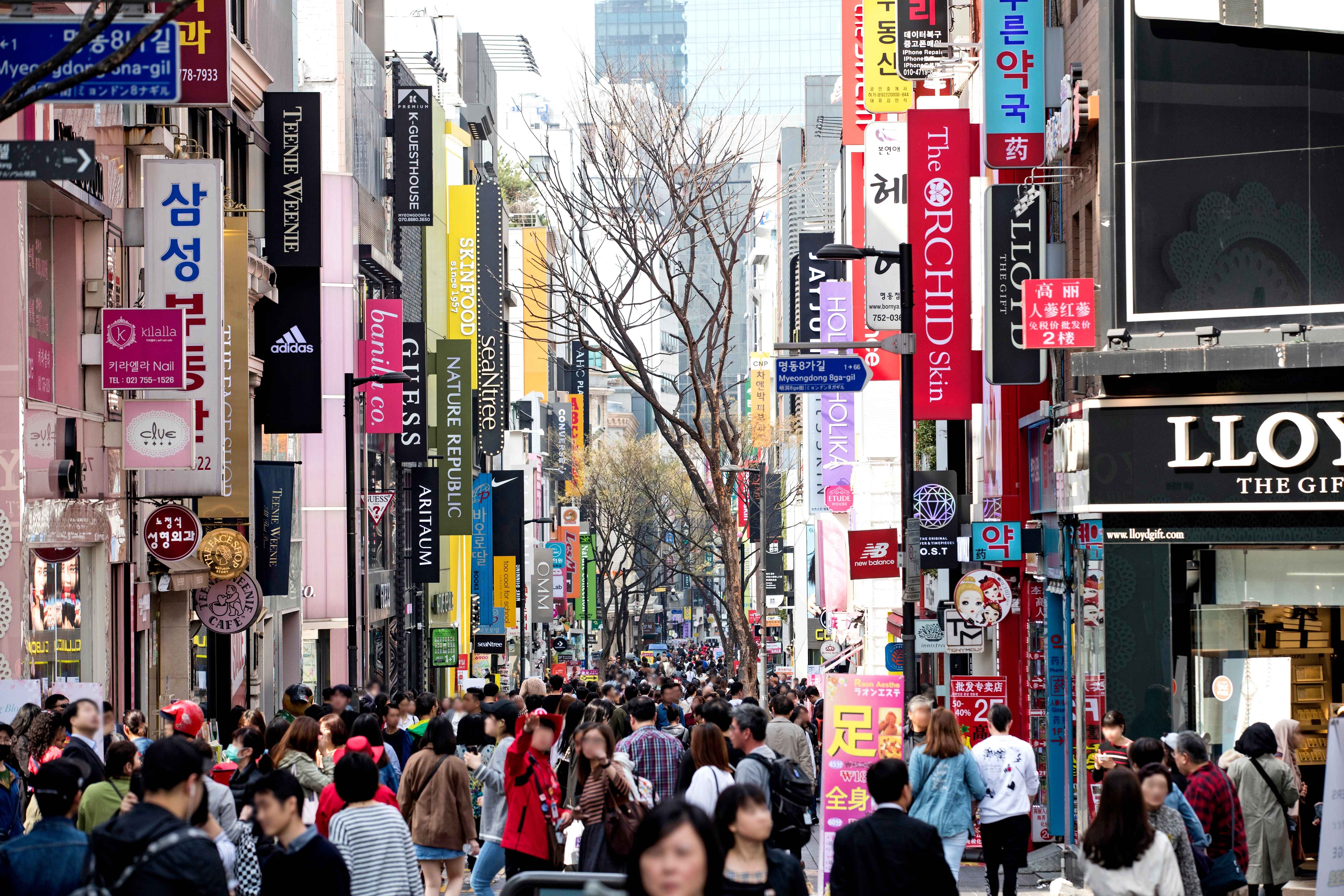 [명동 쇼핑거리] 사진출처 : 한국관광공사 포토코리아-이범수