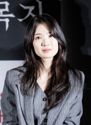 김혜윤의 파격 변신