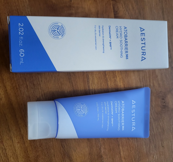 여드름 피부, 에스트라 아토베리어 수딩 크림