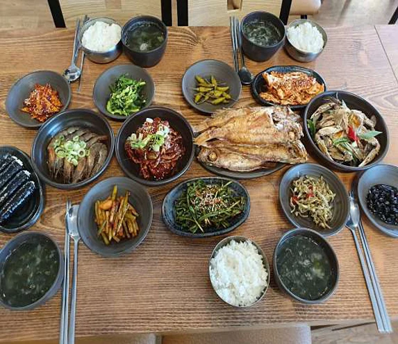 예이제해물듬뿍칼국수 게장