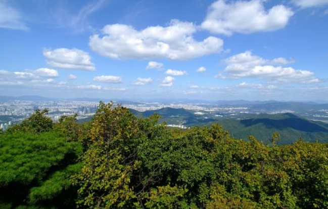 2025 경기도 단풍 명산 BEST ❘ 북한산&middot;남한산성&middot;광교산 등 추천 코스