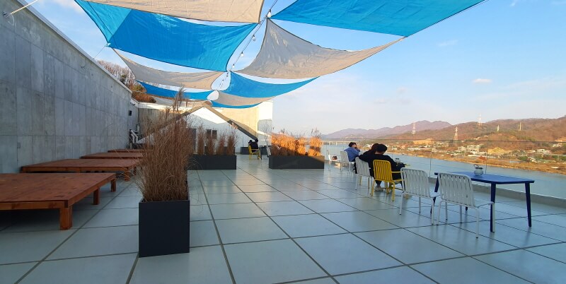 남양주-카페-라온숨-루프탑-리버뷰