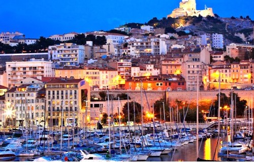 마르세유 항구의 야경