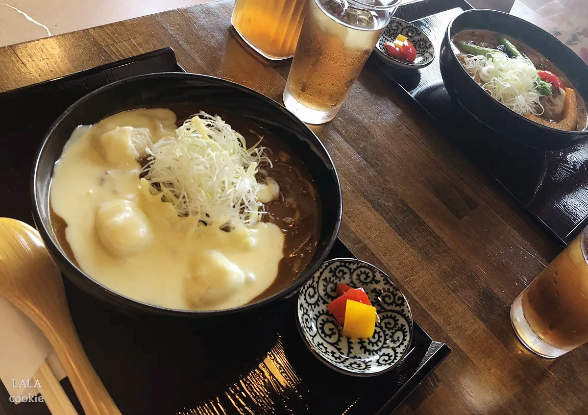 후쿠오카-유후인-카레우동-맛집-메뉴-주문한-우동들