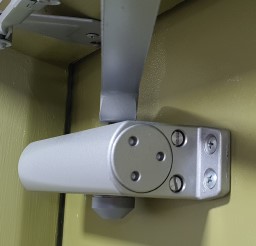 도어클로저 측면