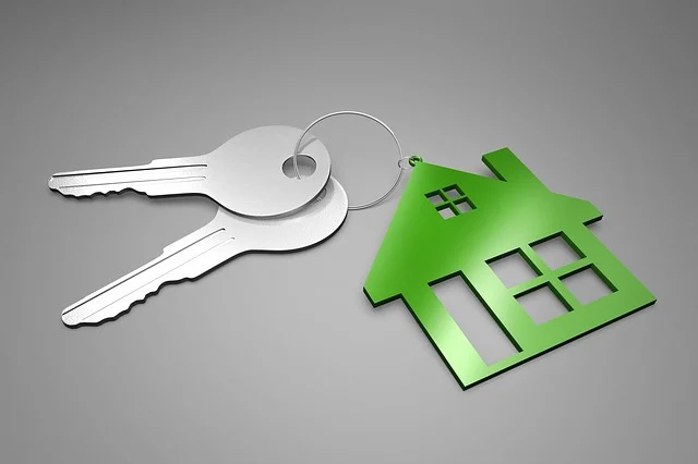 https://cdn.pixabay.com/photo/2017/06/03/10/06/house-2368389_1280.jpg