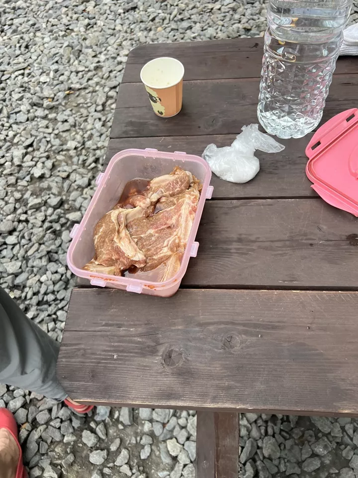 강동그린웨이캠핑장_고기굽기1