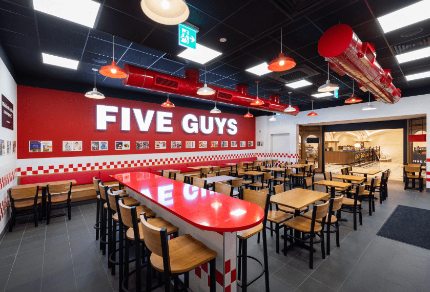 강남 고속 터미널 맛집 " 파이브가이즈 고속터미널 " 내부 사진