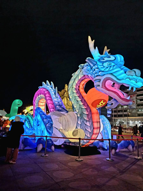 광화문 복 담은 용